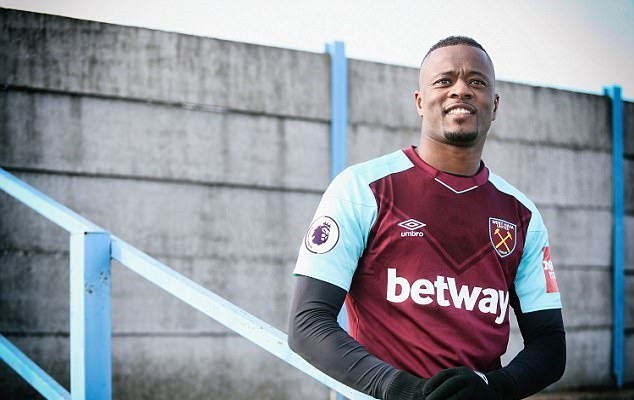 Lần đầu của Patrice Evra ở West Ham - Bóng Đá