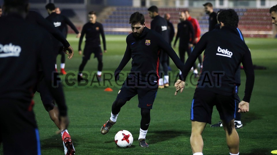 Coutinho lăn xả trên sân tập, sẵn sàng cho màn ra mắt - Bóng Đá