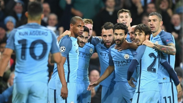 Góc HLV Nguyễn Văn Sỹ: M.U sai lầm; Đáng sợ Barca - Bóng Đá