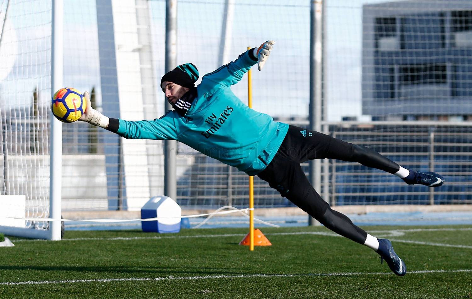 Sợ Villarreal, Real Madrid lo lao đầu vào tập luyện - Bóng Đá