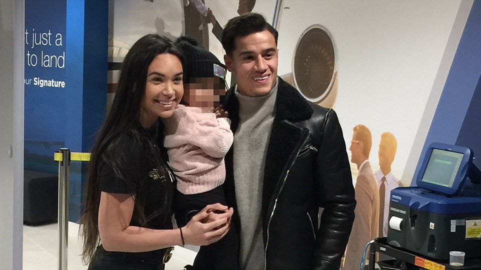Coutinho đã có mặt ở Barcelona - Bóng Đá