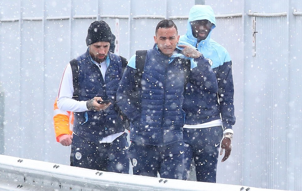 Man City hành quân tới London dưới tuyết - Bóng Đá
