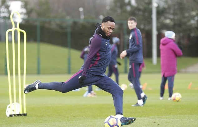 Man City mất chuỗi bất bại, Guardiola vẫn nhí nhố trên sân tập - Bóng Đá