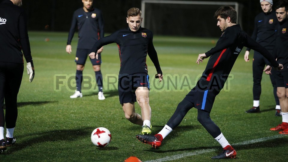 chùm ảnh Barcelona tập luyện - Bóng Đá