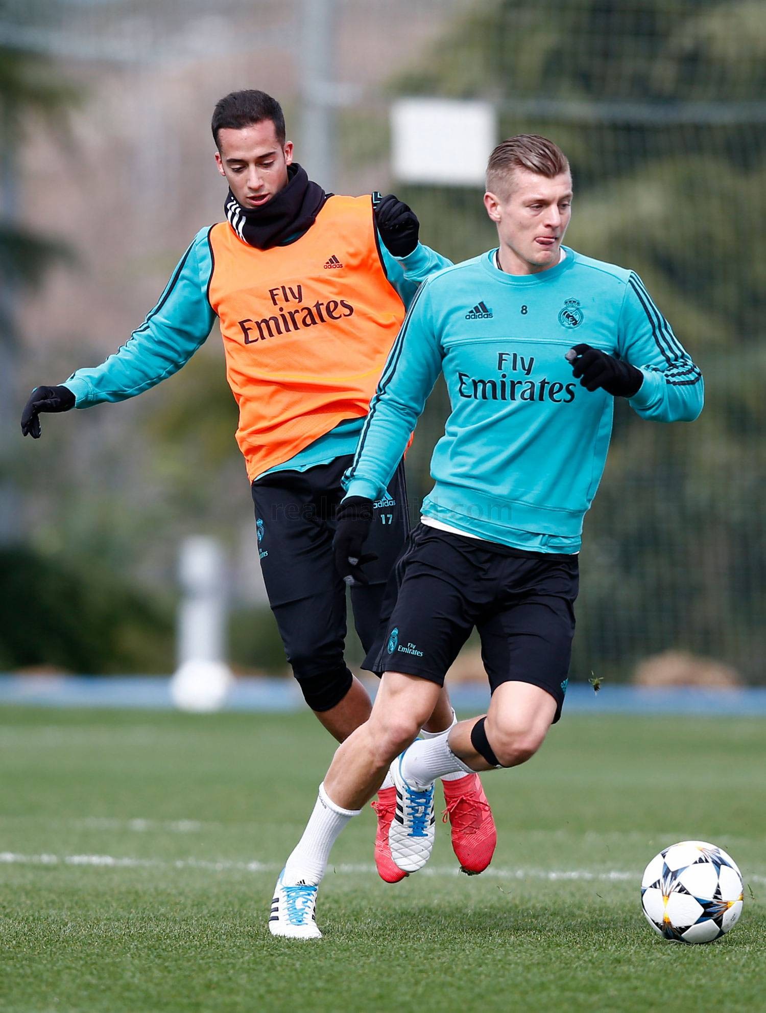 ẢNH TẬP REAL MADRID - Bóng Đá