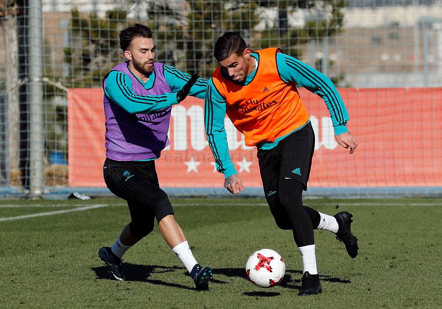 Trong cơn khủng hoảng, Real Madrid lao vào tập luyện cật lực - Bóng Đá