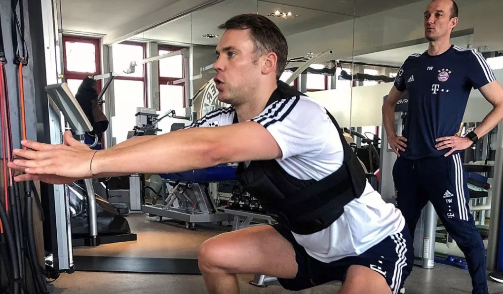 Manuel Neuer trở lại tập luyện sau 6 tháng - Bóng Đá