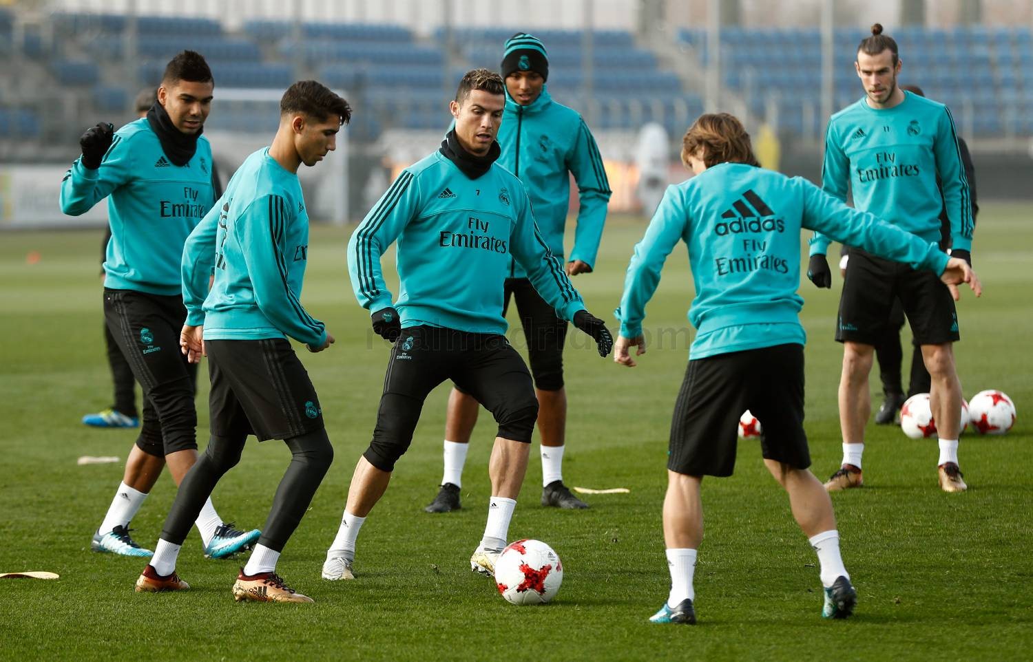 Ronaldo cật lực tập luyện, chờ khai hỏa đầu năm - Bóng Đá