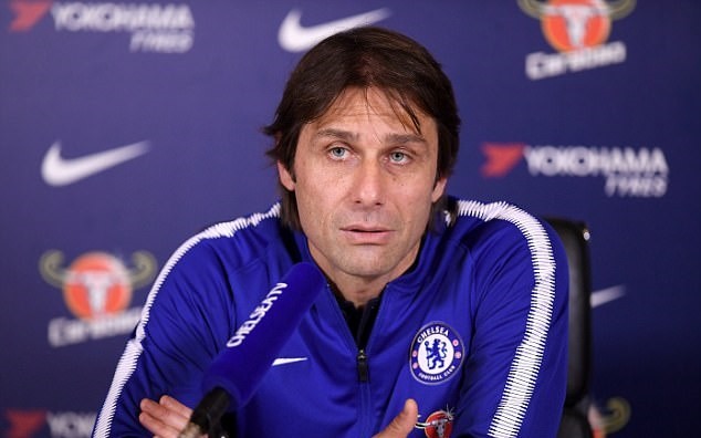 Cầu thủ Chelsea liên tục bắn phá, chờ hạ gục Arsenal - Bóng Đá