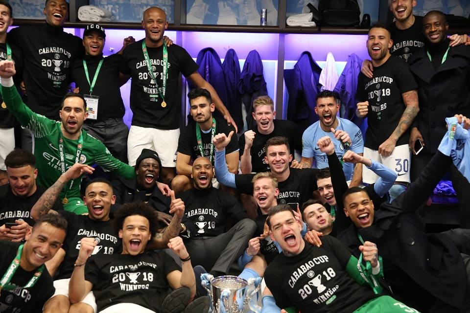 Vô địch League Cup, Man City ăn mừng cực nhiệt trong phòng thay đồ - Bóng Đá