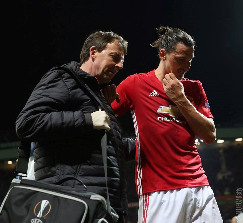 Zlatan Ibrahimovic & 10 khoảnh khắc đáng nhớ nhất ở Man Utd - Bóng Đá
