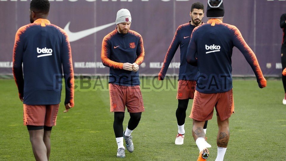 Barcelona tập luyện - Bóng Đá
