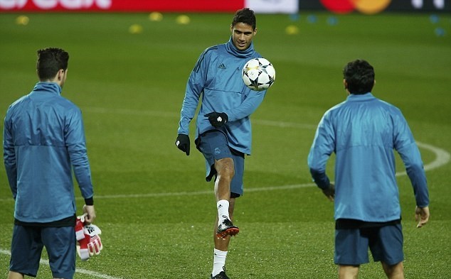 Mới tới Paris, Ronaldo đã tập bắn phá PSG - Bóng Đá