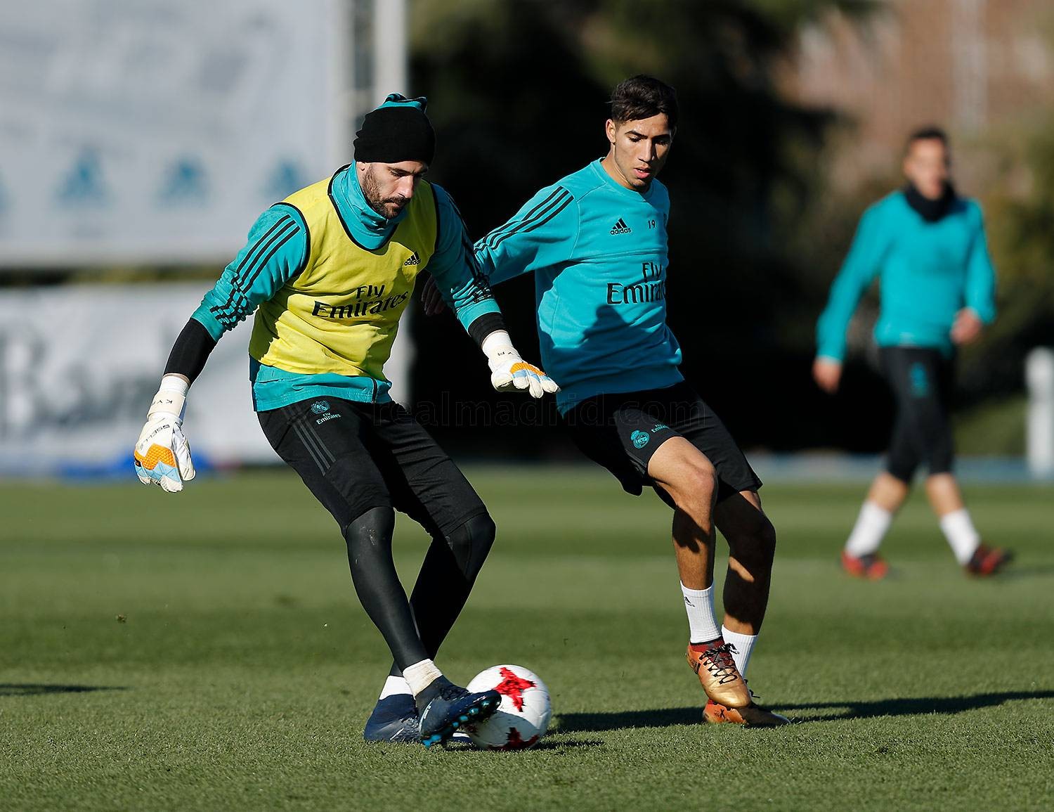 Trong cơn khủng hoảng, Real Madrid lao vào tập luyện cật lực - Bóng Đá