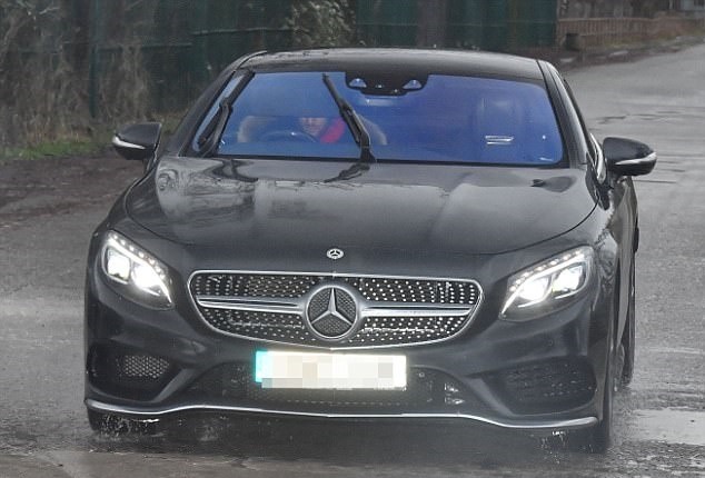 Sanchez tới sân tập, sẵn sàng cho lần đầu tại Man Utd - Bóng Đá