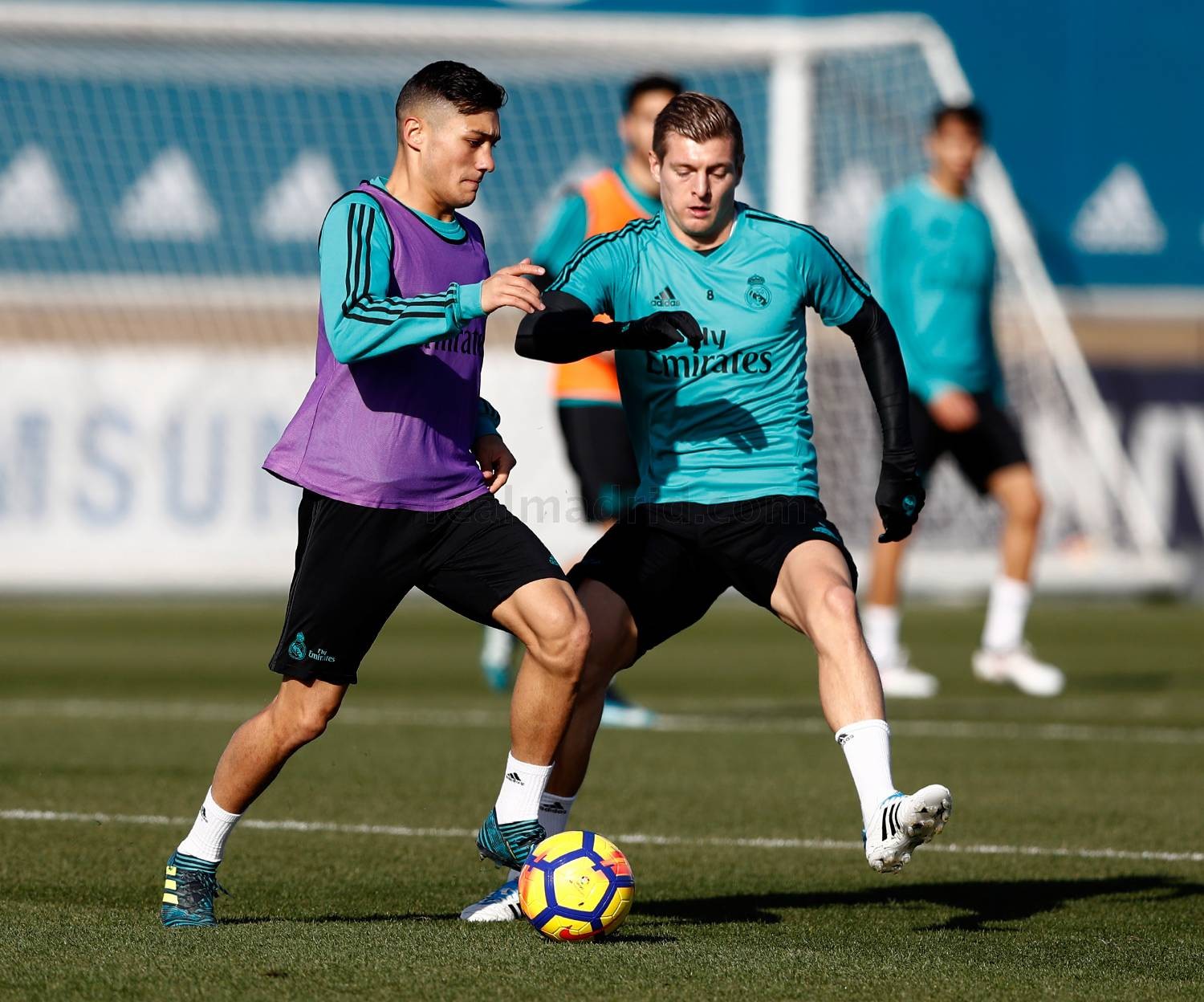 Real Madrid lại tập cật lực trong ngày vắng Ronaldo - Bóng Đá