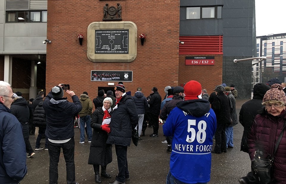 Hàng loạt ngôi sao tề tựu ở Old Trafford tưởng niệm thảm họa Munich - Bóng Đá