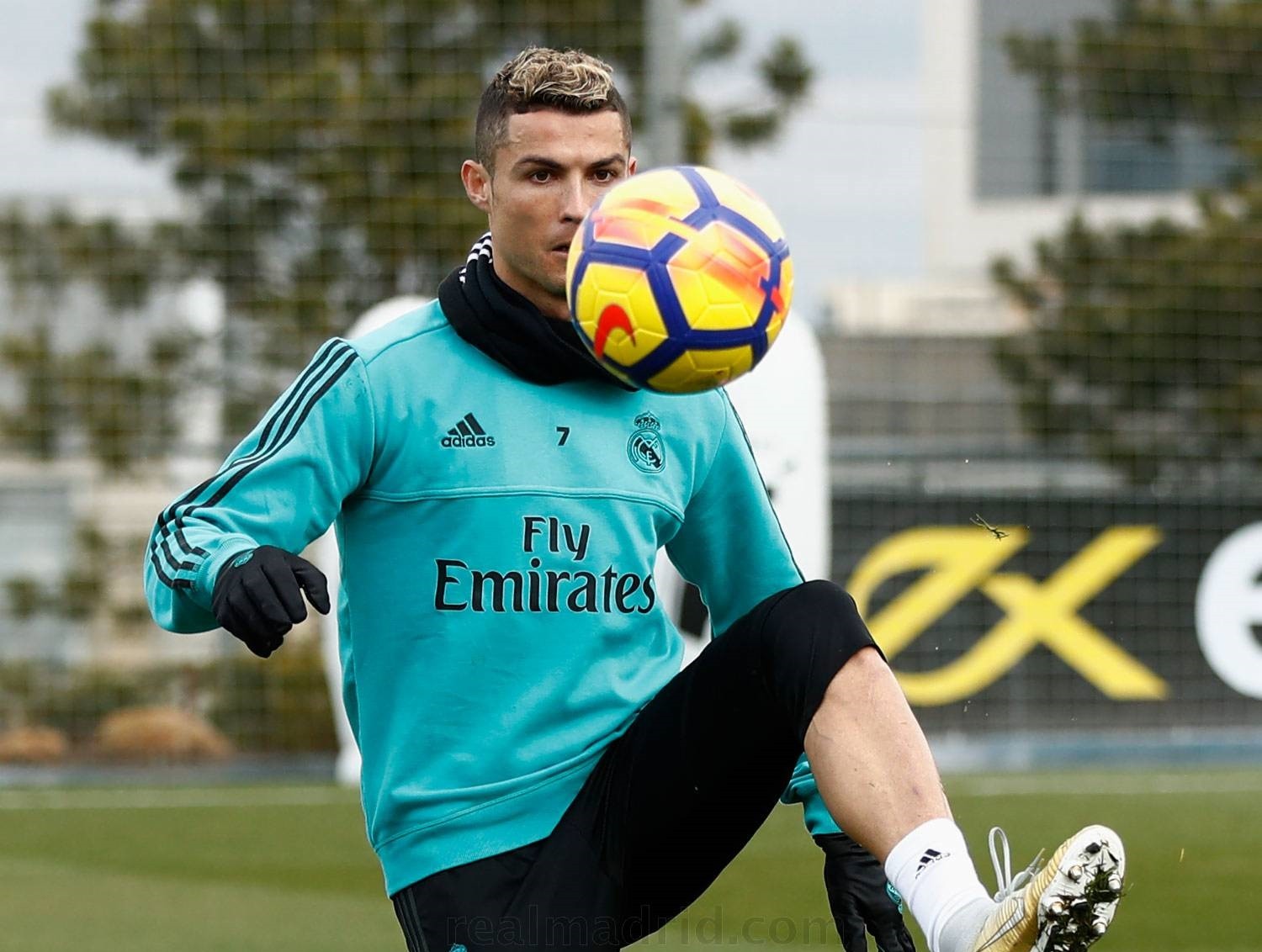 Ronaldo căng sức, quyết giúp Real bám đuổi Barca - Bóng Đá