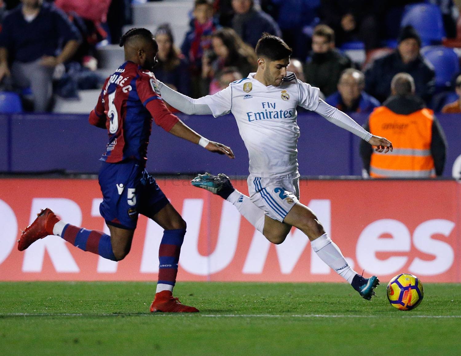 Ronaldo tịt ngòi, Real Madrid bị nhược tiểu cầm hòa - Bóng Đá