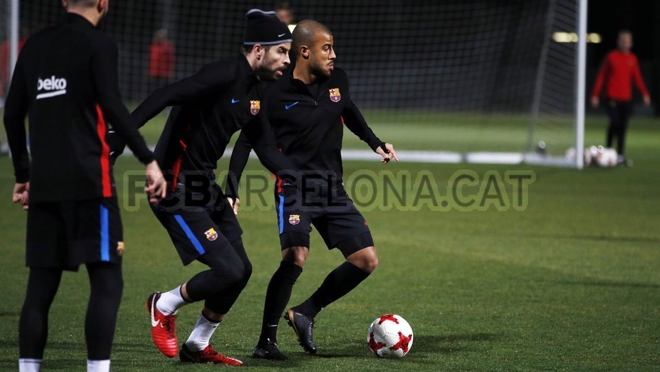 Messi, Suarez mặt mày đờ đẫn vì cái lạnh - Bóng Đá
