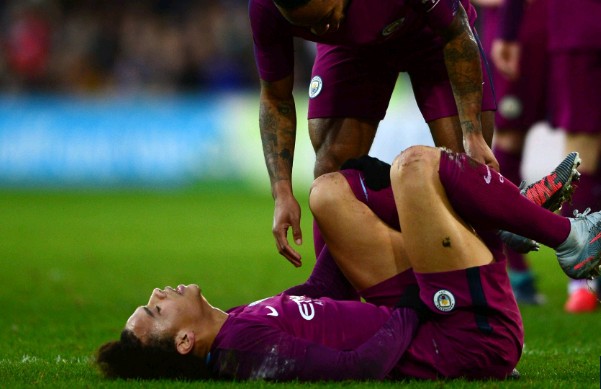Leroy Sane bị triệt hạ, Pep Guardiola nổi đoá - Bóng Đá