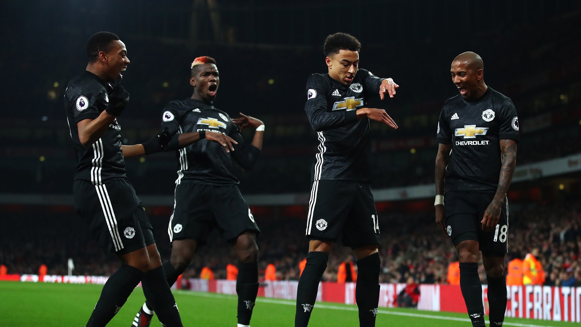 Chọc giận Man Utd, Sevilla lãnh đủ - Bóng Đá