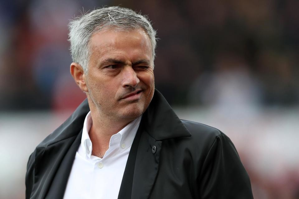Mark Lawrenson: Mourinho sẽ mua thêm 4 tân binh - Bóng Đá