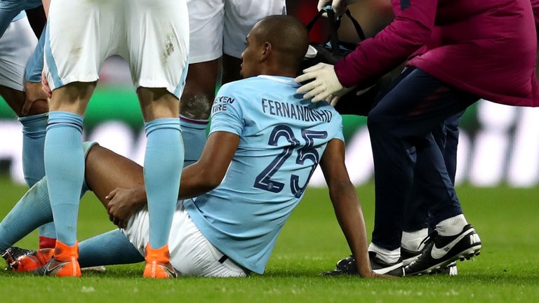 Man City gặp vận hạn trong ngày vui - Bóng Đá