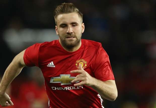 Sau cùng, Mourinho cũng 'sủng ái' Luke Shaw - Bóng Đá