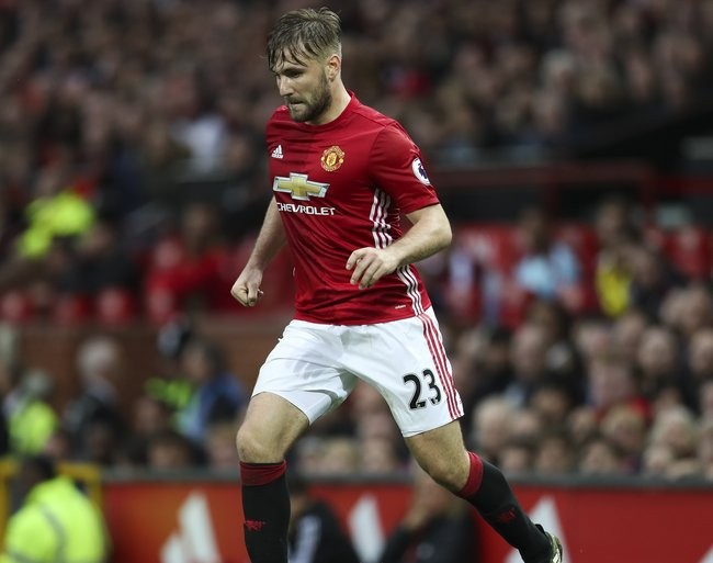 Đại diện lên tiếng về tương lai của Luke Shaw - Bóng Đá