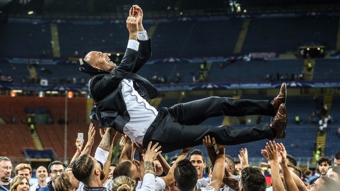 Zinedine Zidane: Con người bình thường ấy ẩn chứa sự phi thường - Bóng Đá
