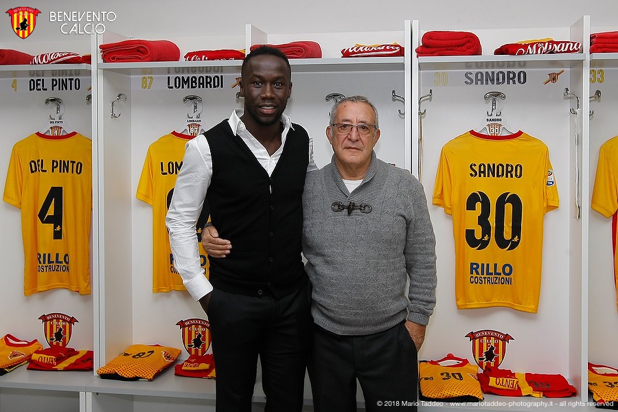 Sagna tiết lộ lý do gia nhập đội 'bét bảng' Serie A - Bóng Đá