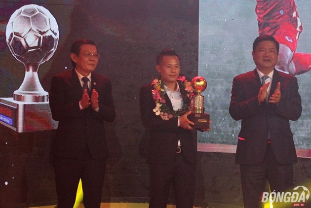 Thành Lương đoạt Quả bóng vàng, Xuân Trường gây bất ngờ với cú đúp giải thưởng - Bóng Đá