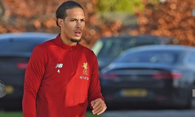Van Dijk ra sân tập lần đầu với Liverpool - Bóng Đá