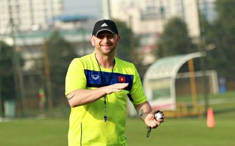 Chuyên gia Dominic Palmer tham gia vào BHL ĐT nữ Việt Nam - Bóng Đá