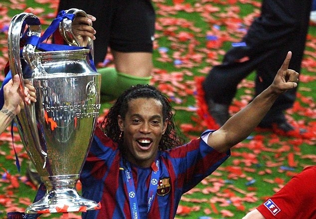 ĐHTB của FIFA 11 năm trước: Đầy rẫy huyền thoại! - Bóng Đá
