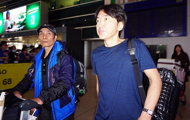 HLV Toshiya Miura cắt ngắn kỳ nghỉ tết vì mục tiêu cao tại V.League - Bóng Đá