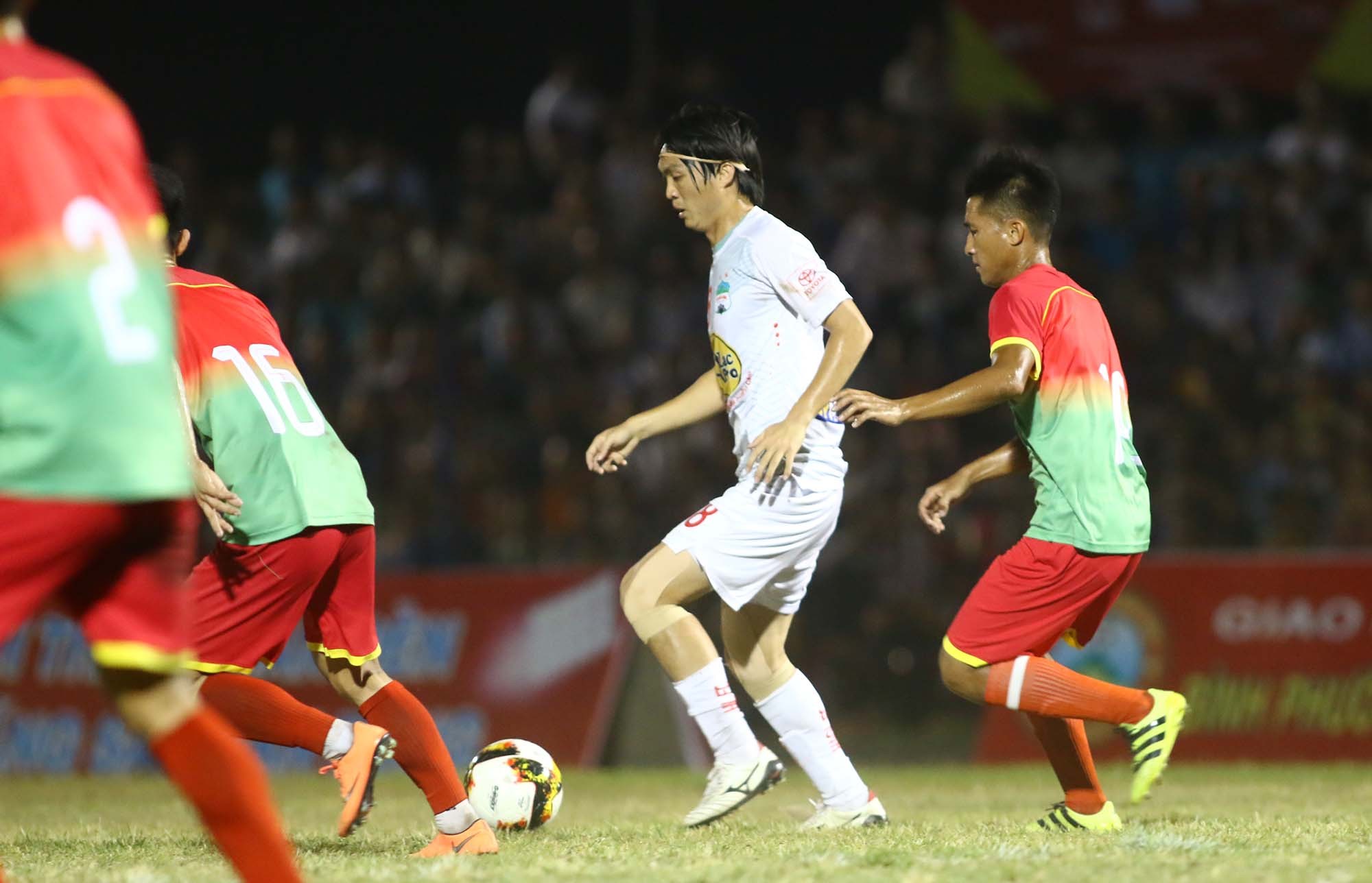 Tiền vệ Nguyễn Tuấn Anh: 