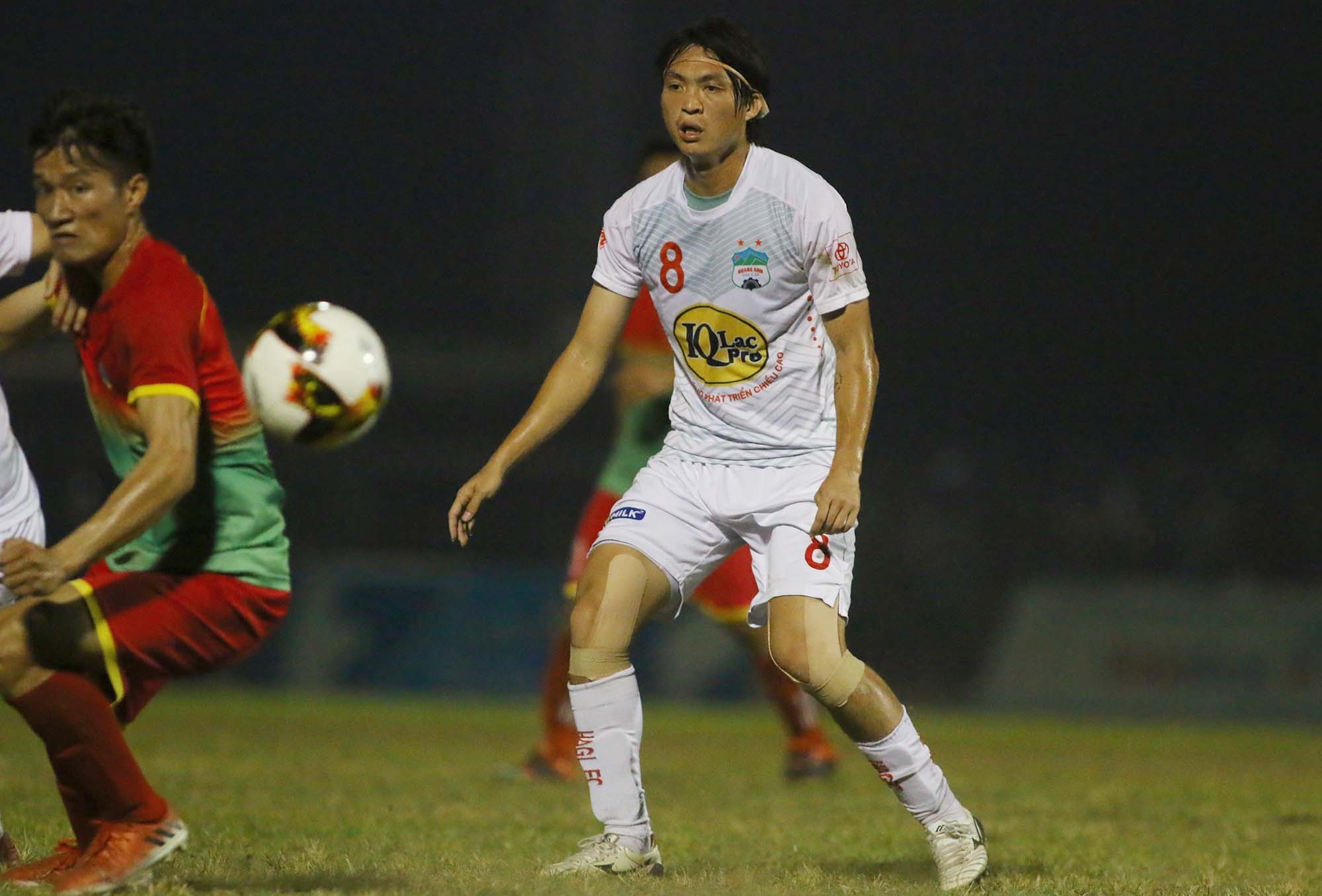 Tiền vệ Nguyễn Tuấn Anh: 