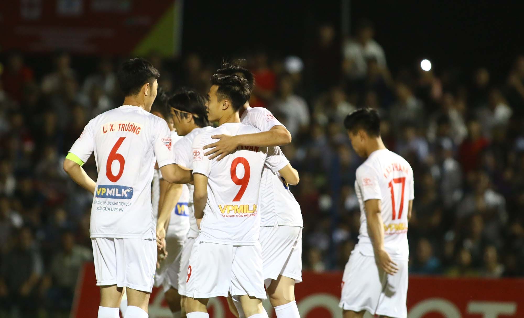 Tiền vệ Nguyễn Tuấn Anh: 