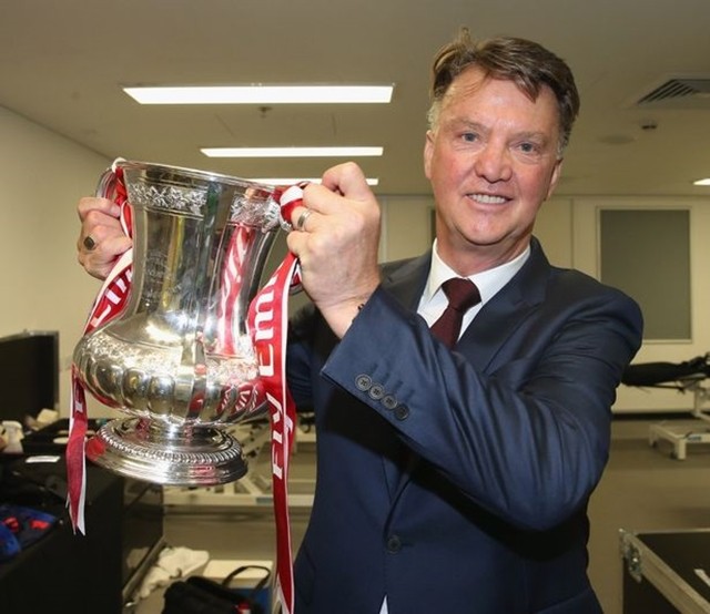 Van Gaal dành tình cảm đặc biệt cho M.U trong ngày giải nghệ - Bóng Đá