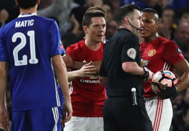Nóng: Án chồng án, Man Utd bị FA 'sờ gáy' - Bóng Đá