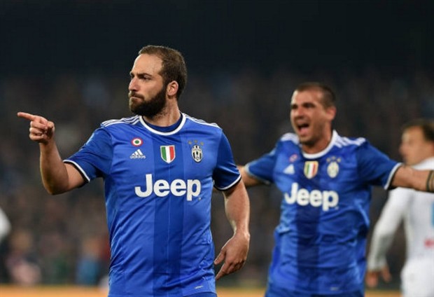 Higuian lập cú đúp vào lưới Napoli, Juventus hẹn gặp Lazio tại chung kết - Bóng Đá