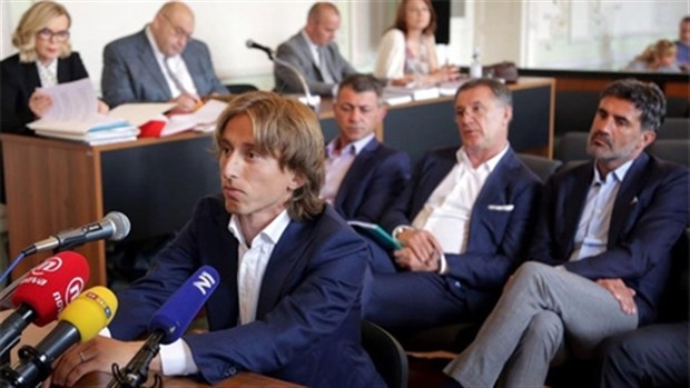 Modric chi tiền để chạy án tù - Bóng Đá