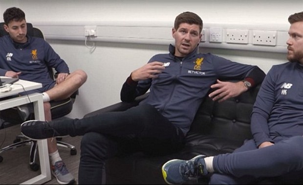 Gerrard đảm nhận vai trò dẫn tour tham quan Melwood  - Bóng Đá