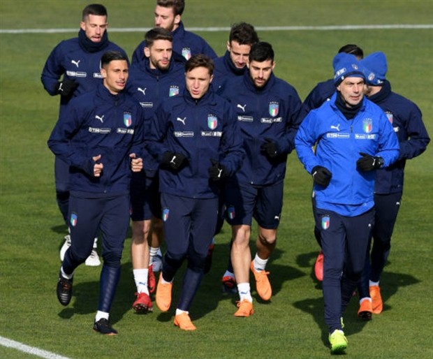 Không khí hân hoan trong ngày đầu kỷ nguyên mới của Azzurri - Bóng Đá