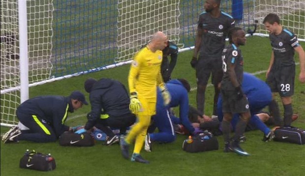 NÓNG: Bất tỉnh sau va chạm, sao trẻ Chelsea vắng mặt trận đại chiến với Chelsea - Bóng Đá