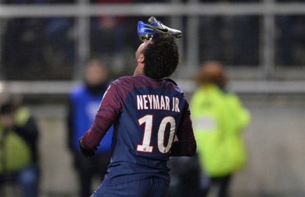 Ẩn ý đằng sau màn ăn mừng của Neymar trong trận với Amiens - Bóng Đá