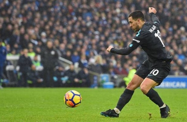 Hành quân tới Brighton, Hazard ghi điểm cả trong lẫn ngoài sân bóng - Bóng Đá