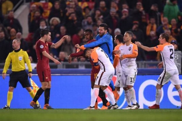 Các ngôi sao Shakhtar thẫn thờ nhìn Roma tạo lịch sử tại Champions League - Bóng Đá